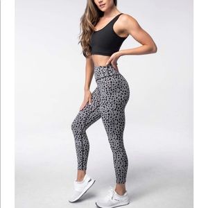 Balance leopard pant